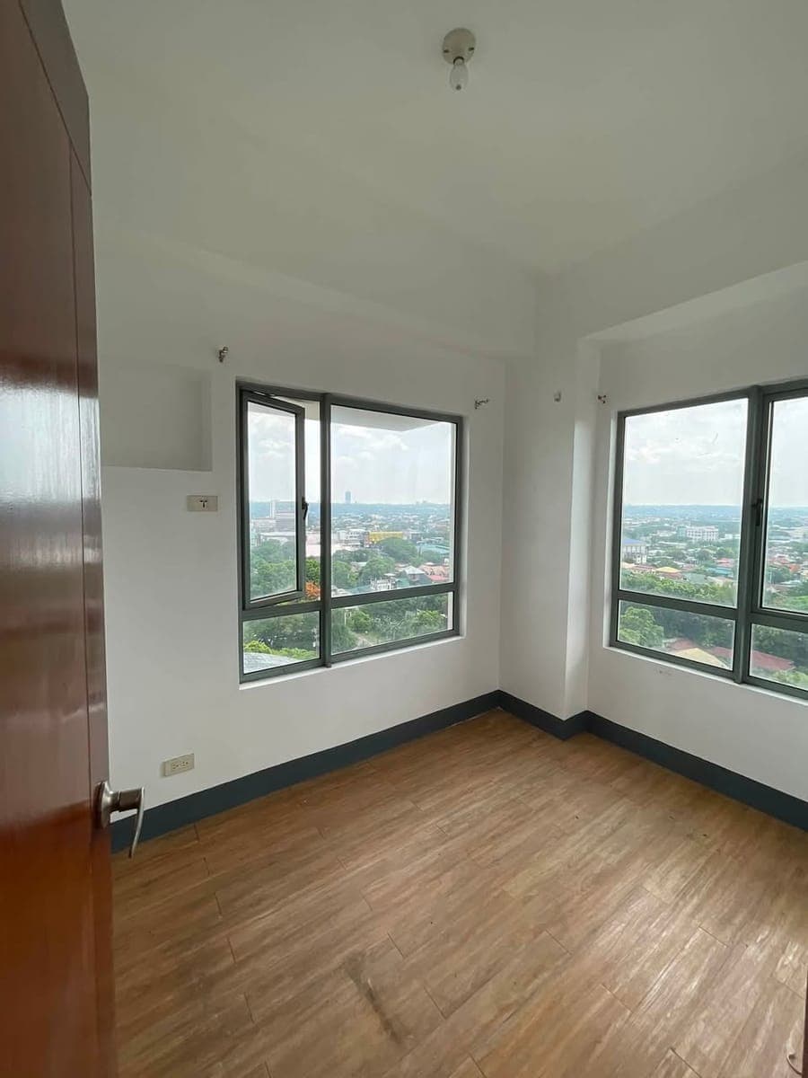 CONDO FOR RENT - photo 4