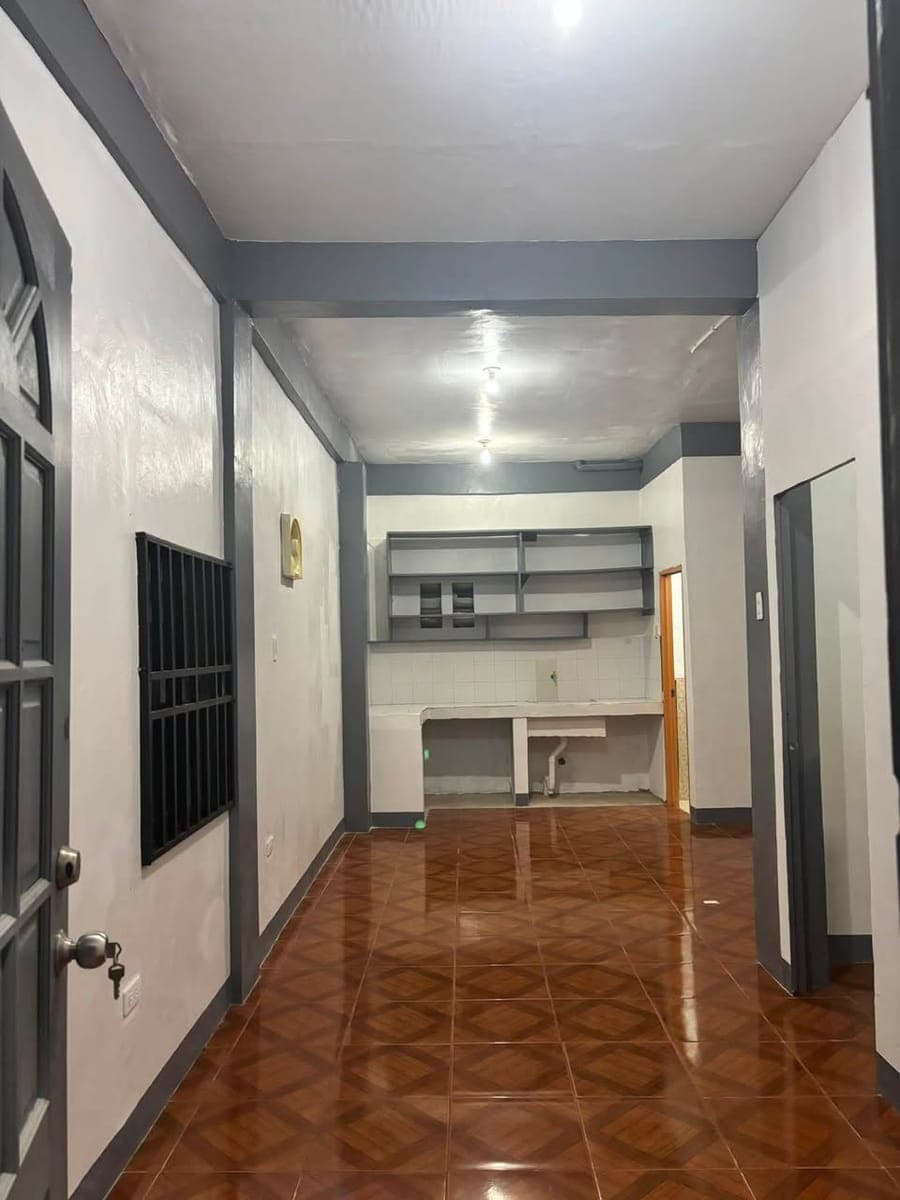 For rent -2nd floor - photo 1