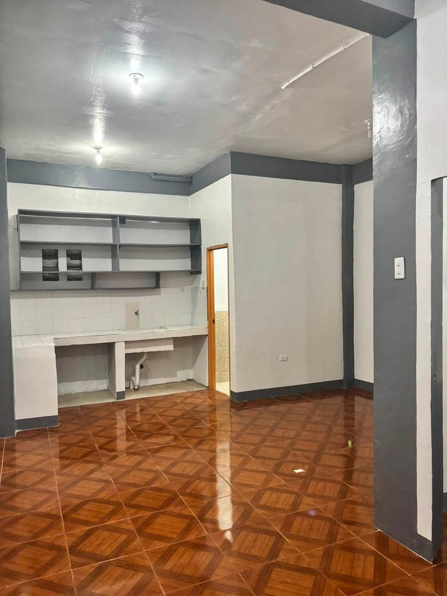 For rent -2nd floor - photo 4