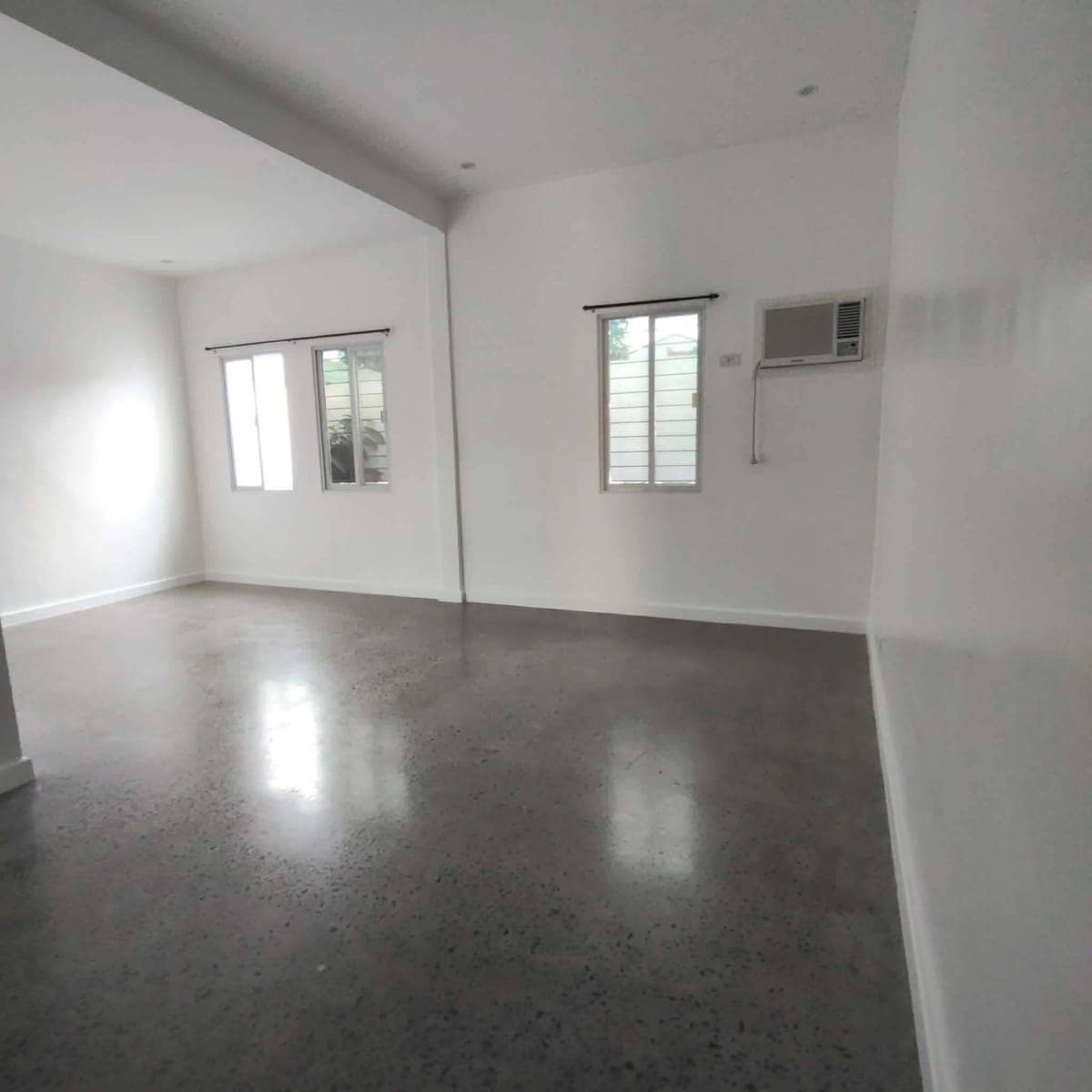 🏠MODERN HOUSE FOR RENT IN BF PARAÑAQUE🏡 - photo 3
