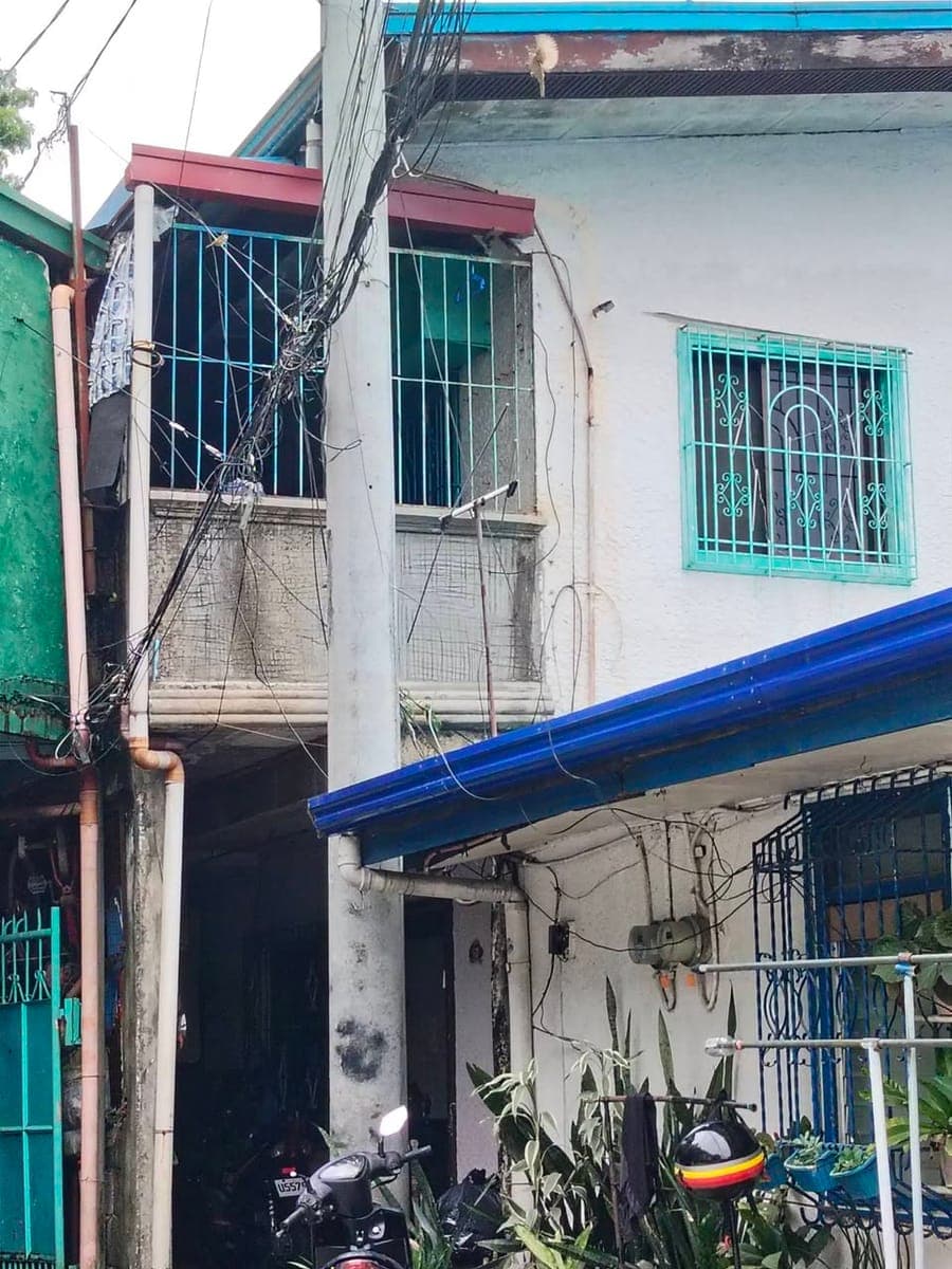 House for rent,2br sa taas up and down,1 month advance,2months dep. 2 motor park,no 4wheels,Marikina village nangka - photo 3