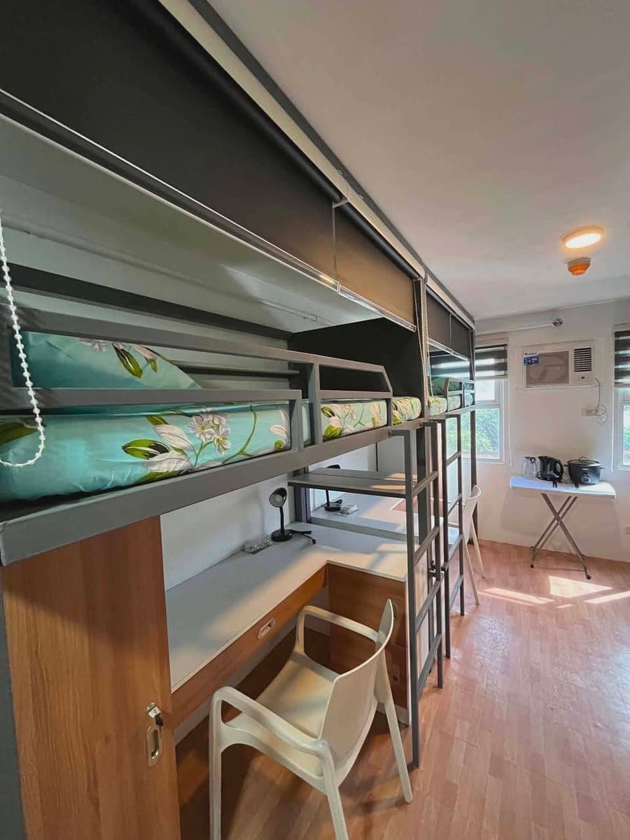 Available female Bedspacer - photo 3