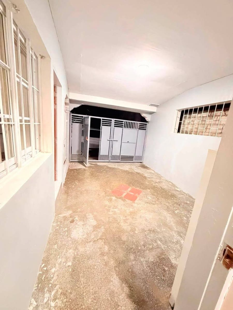 FOR RENT: Bungalow House - photo 2