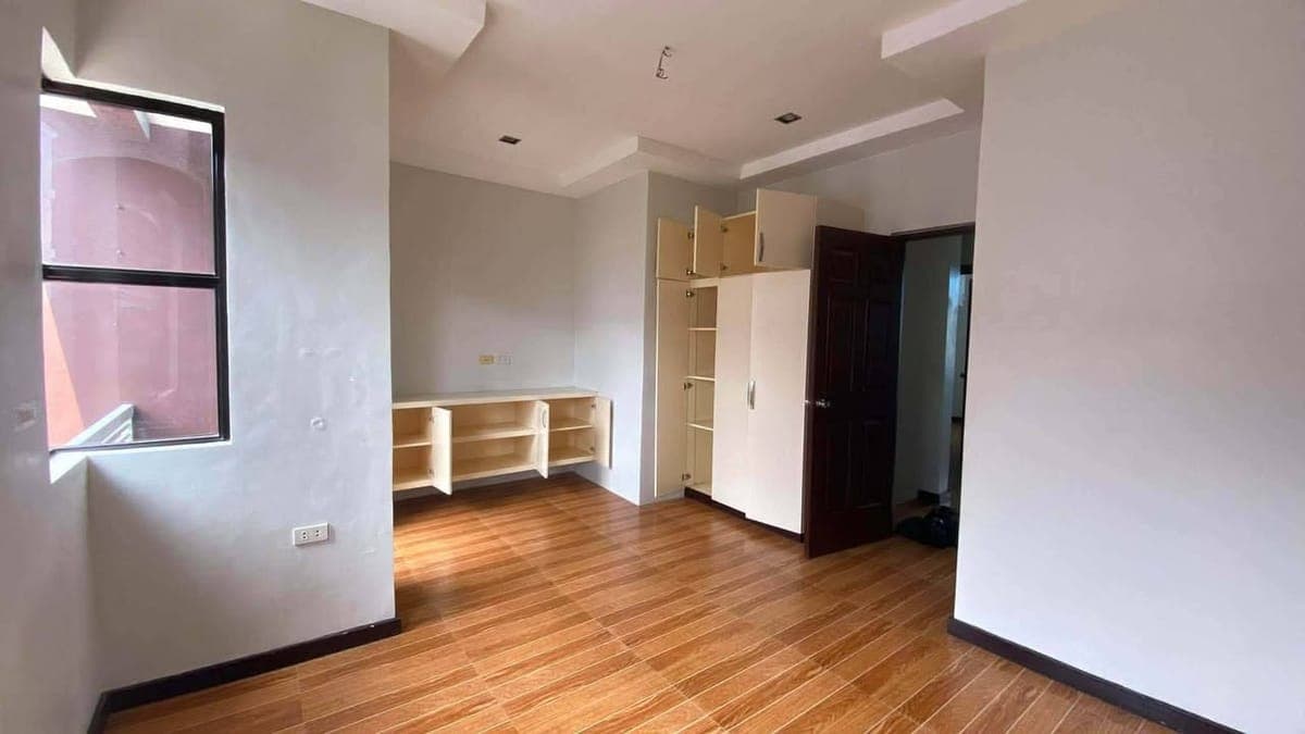3-STOREY TOWNHOUSE FOR RENT - photo 3