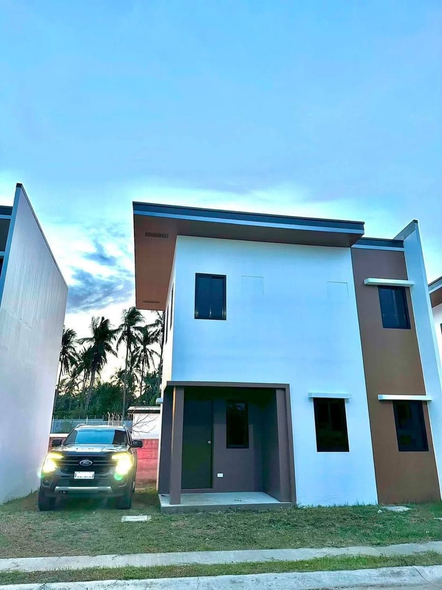🏡 FOR RENT: FULLY FURNISHED 2-STOREY HOUSE - photo 1