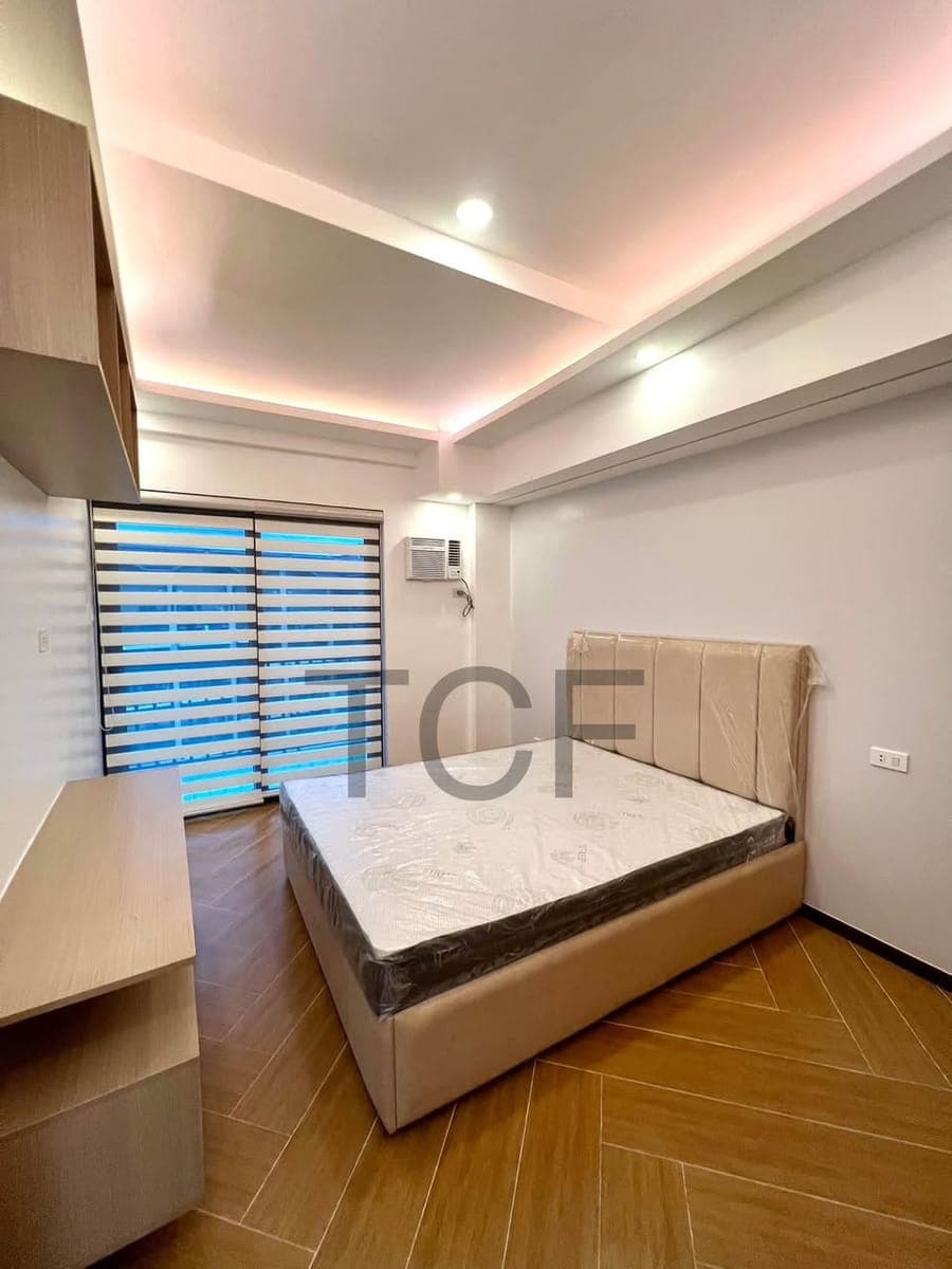 FOR RENT: 2-BR UNIT w/ BALCONY - photo 5