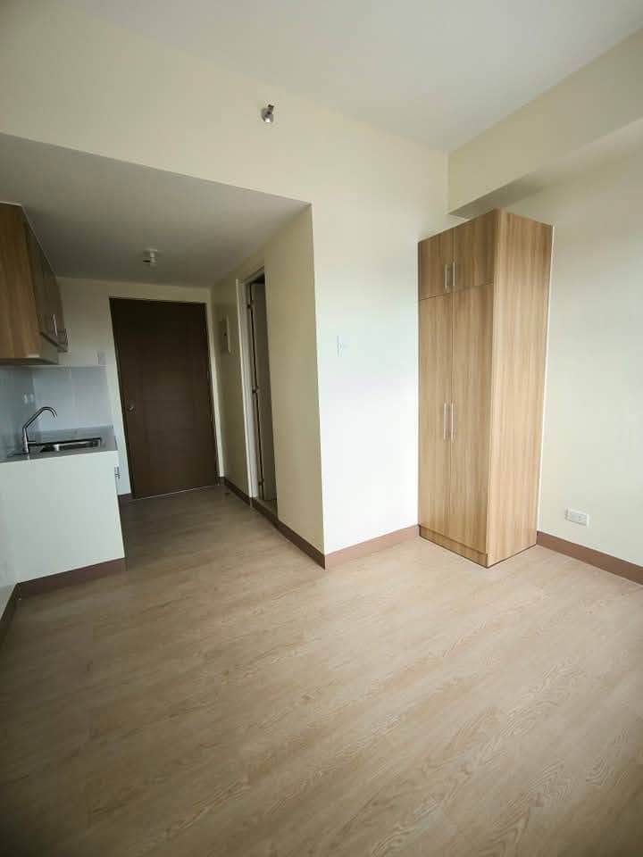 FOR RENT STUDIO TYPE CONDO IN ALABANG - photo 3