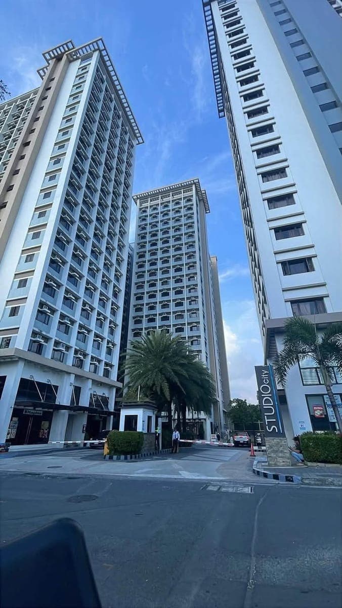 FOR SALE / FOR RENT - STUDIO UNIT AT STUDIO CITY, WEST PARC DRIVE, ALABANG - photo 1