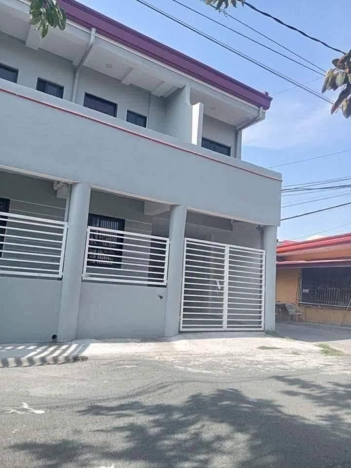 🏠 Las Pinas Room for Rent walking Distance Savemore Along Marcos Alvarez & Las Pinas Medical Center!🏠 - photo 1