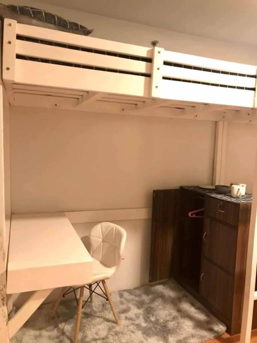 1 Female Bedspacer Available - photo 4