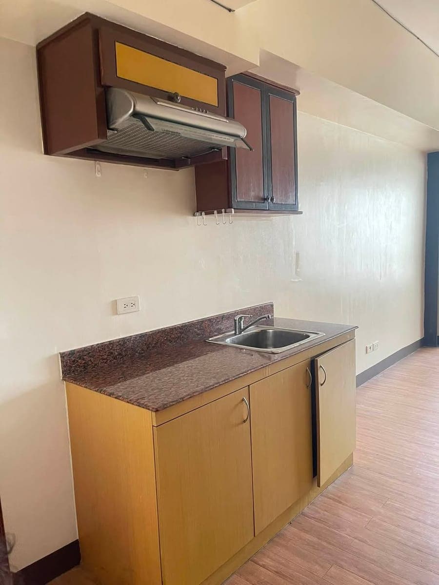 CONDO FOR RENT - photo 1