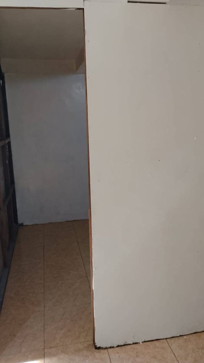 Studio type for rent two unit available own CR own toilet submeter sa electric and per head sa tubig... - photo 4