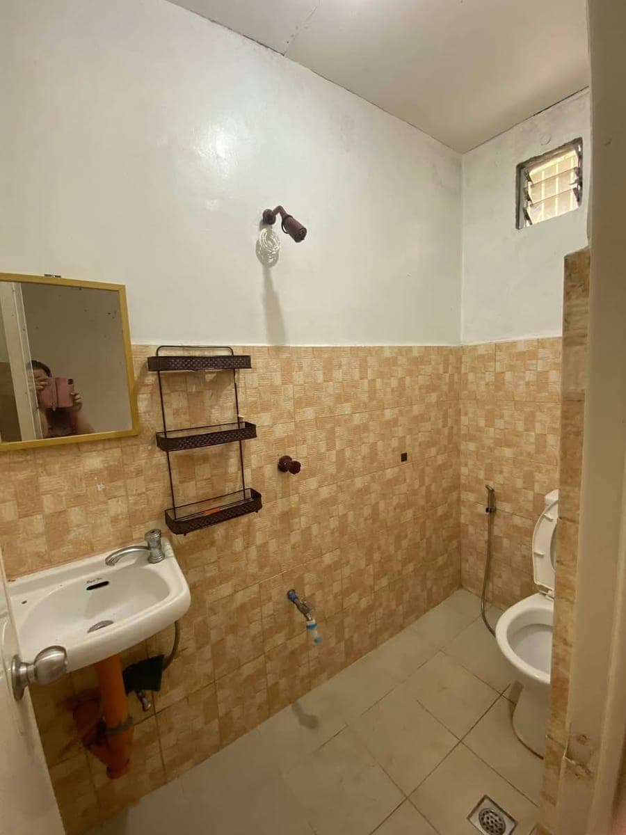 29 eagle street new sta elena marikina 9k 1month advance 1 month deposit own cr and sink  for intere... - photo 1