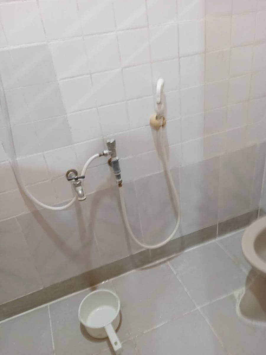 We have a vacant bed for 1 gentleman to share a room with another gentleman. Also we have a vacant b... - photo 3