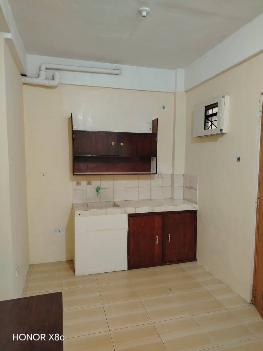 This post contains, Apartment For Rent located at Lopez Avenue corner ELDANDA street batong malake L... - photo 3