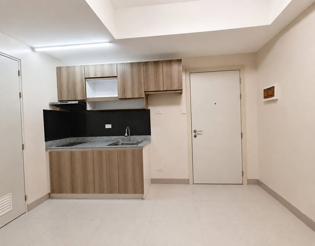 **For Rent or Sale: 1BR and 2BR Condo units for Rent in South Residences, Las Piñas (behind SM Southmall)** - photo 2