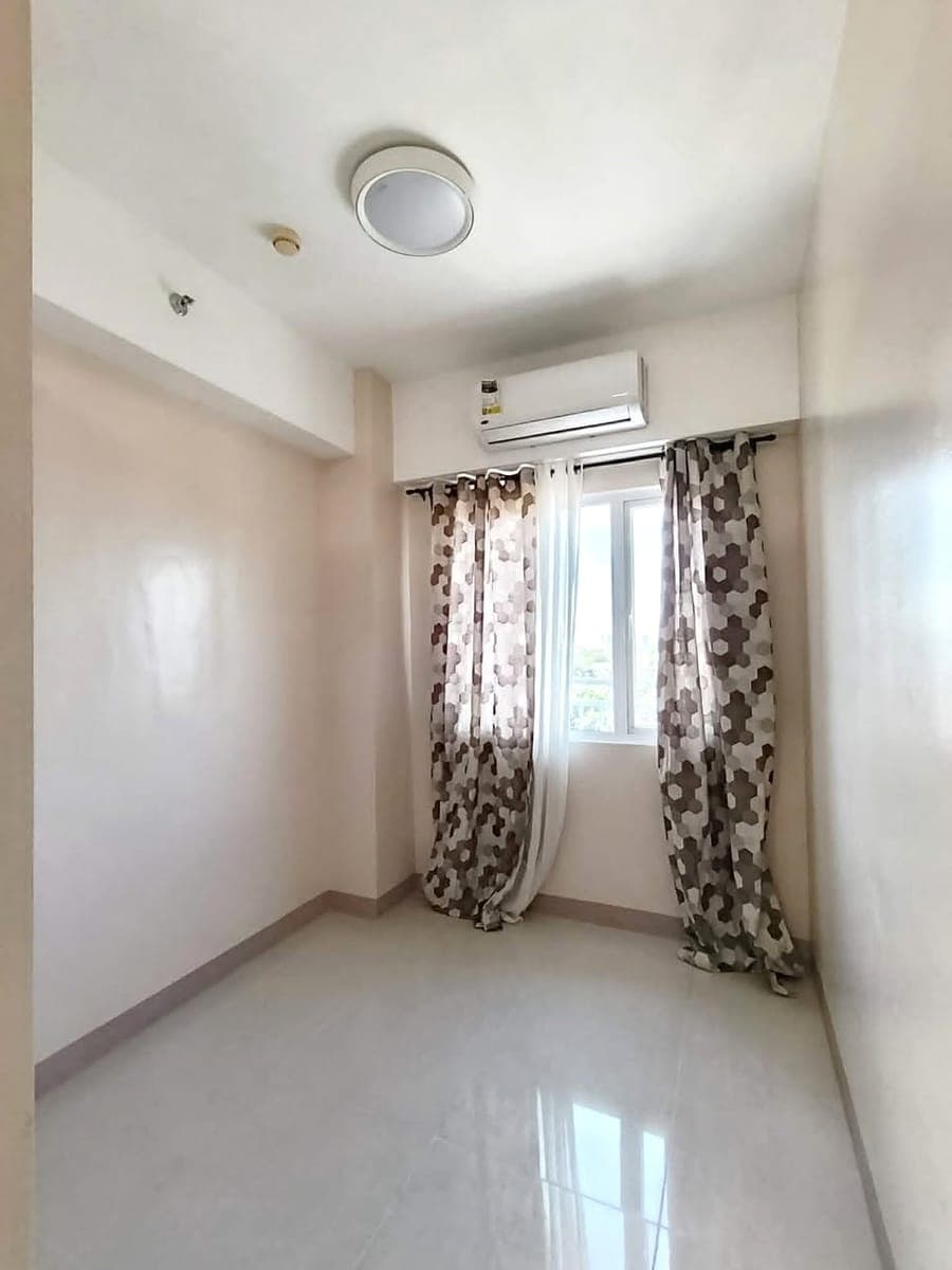 **For Rent or Sale: 1BR and 2BR Condo units for Rent in South Residences, Las Piñas (behind SM Southmall)** - photo 4