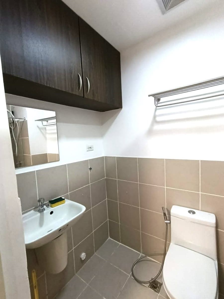 **For Rent or Sale: 1BR and 2BR Condo units for Rent in South Residences, Las Piñas (behind SM Southmall)** - photo 5