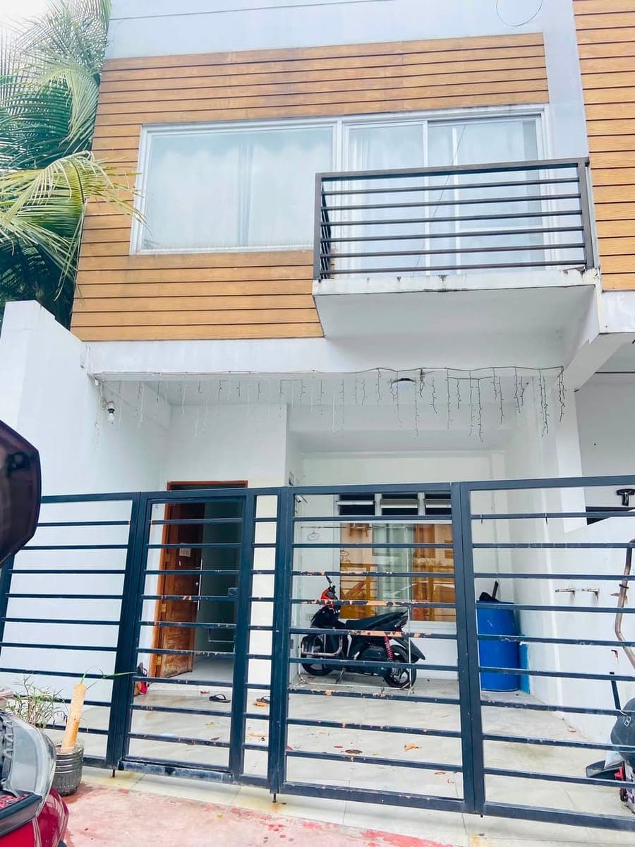 TOWNHOUSE FOR RENT @ Meteor Homes Subd Fortune Marikina - photo 1