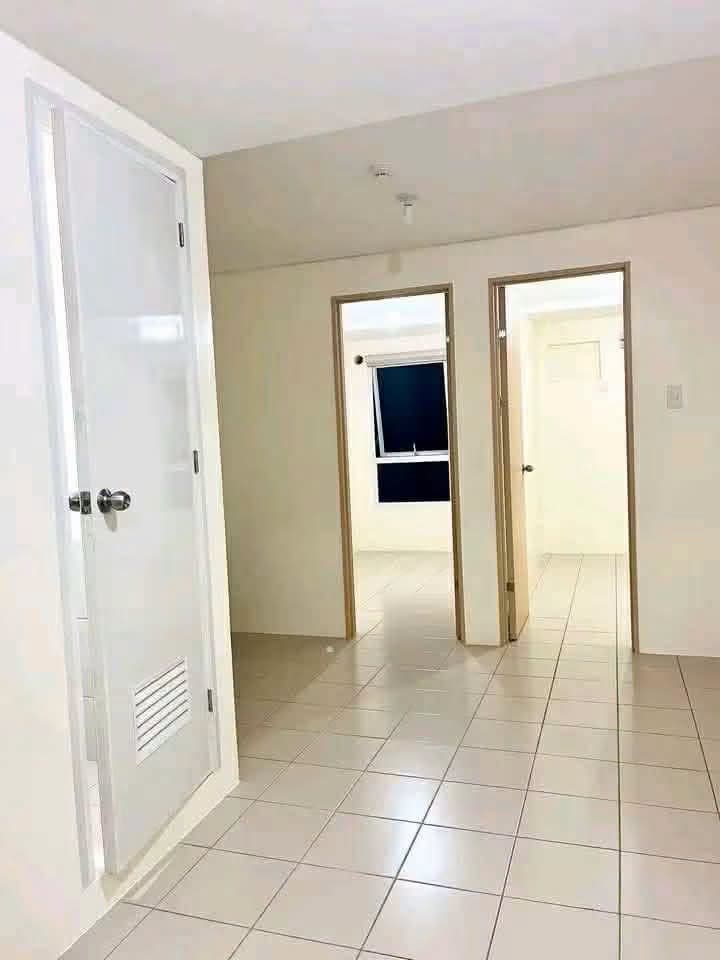 FOR RENT: BARE UNIT FACING AMENITIES PET FRIENDLY 👌 ✨ - photo 1