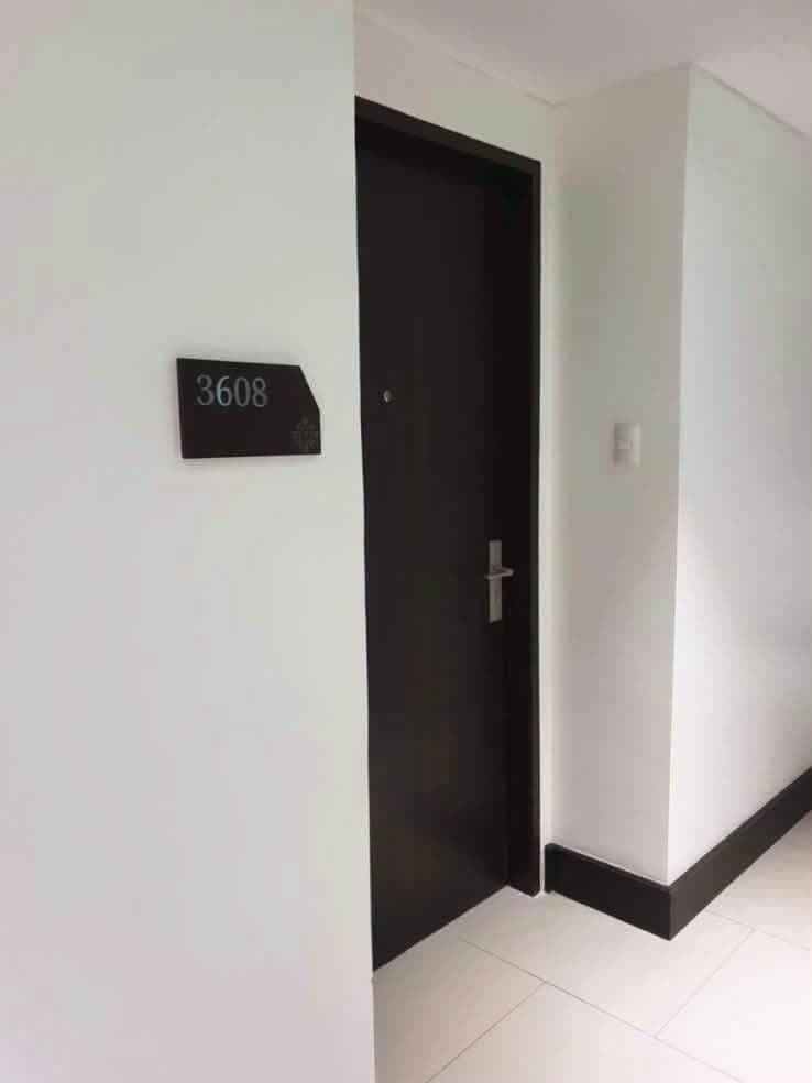 𝐅𝐎𝐑 𝐑𝐄𝐍𝐓: 1BR Bare  Unit with Parking at Bristol at Parkway Place, Alabang, Muntinlupa - photo 1