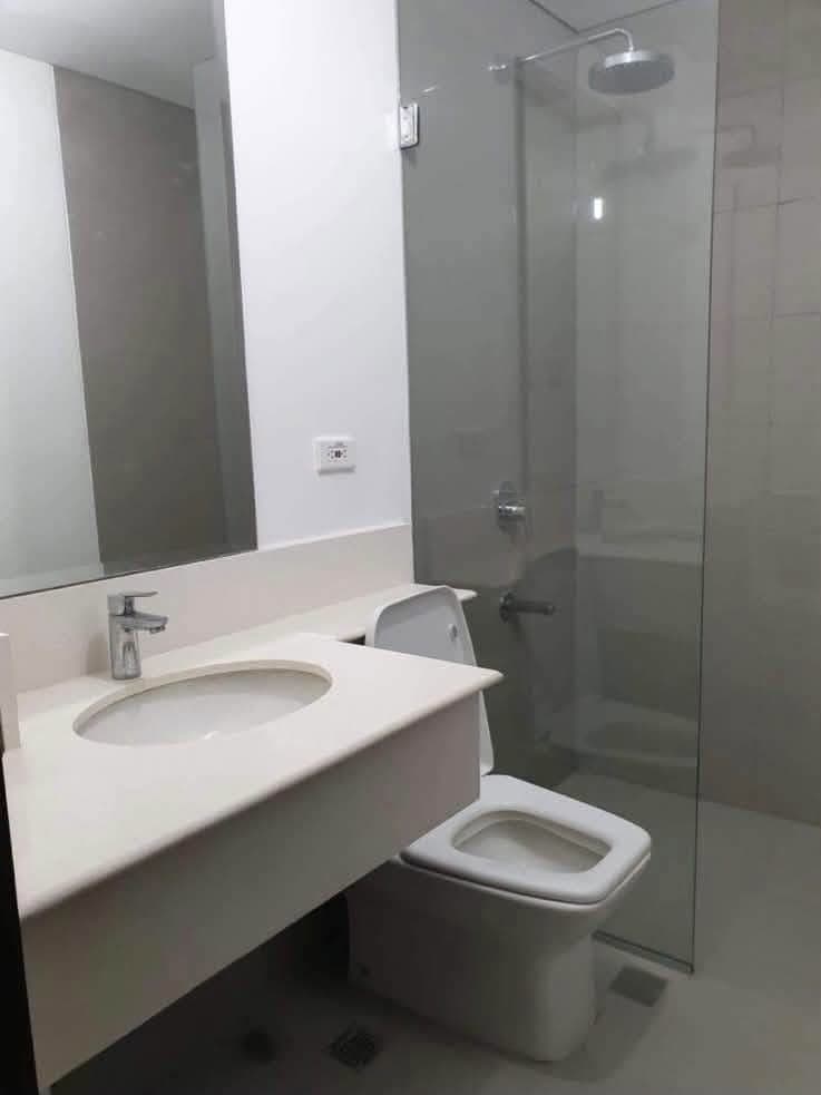 𝐅𝐎𝐑 𝐑𝐄𝐍𝐓: 1BR Bare  Unit with Parking at Bristol at Parkway Place, Alabang, Muntinlupa - photo 3