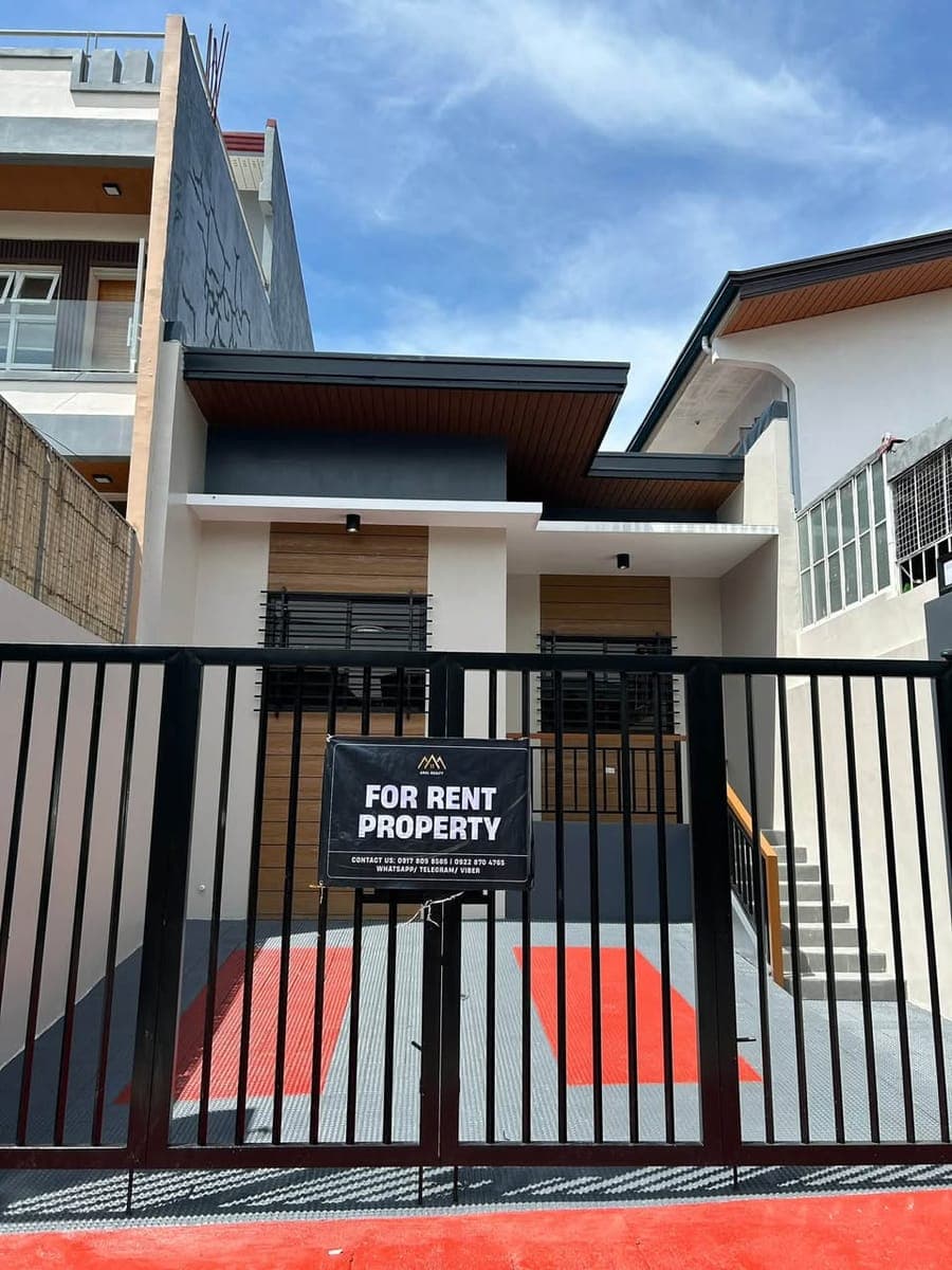 🏡 FOR RENT | Newly Renovated Bungalow House ✨ - photo 1