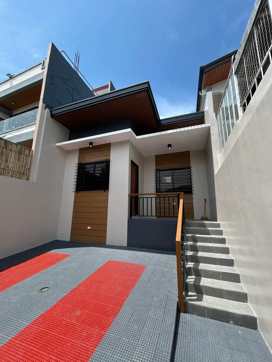 🏡 FOR RENT | Newly Renovated Bungalow House ✨ - photo 2