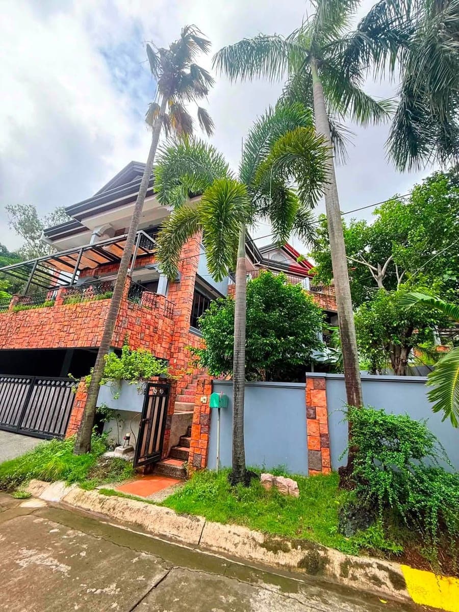HOUSE FOR RENT – South Admiral, Merville, Parañaque - photo 1