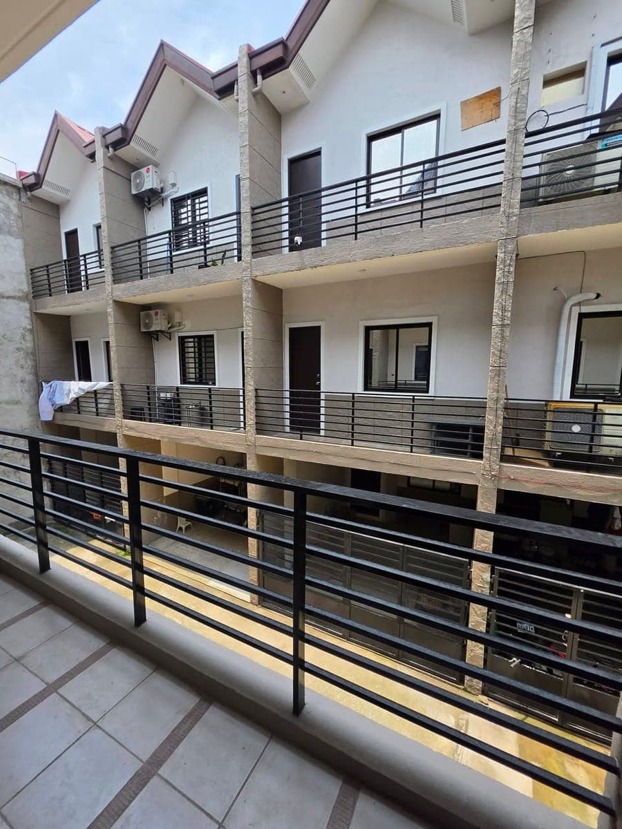 FOR RENT| Newly built 3 Storey Townhouse - photo 2