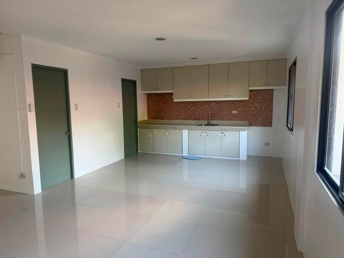 APARTMENT FOR RENT - photo 1