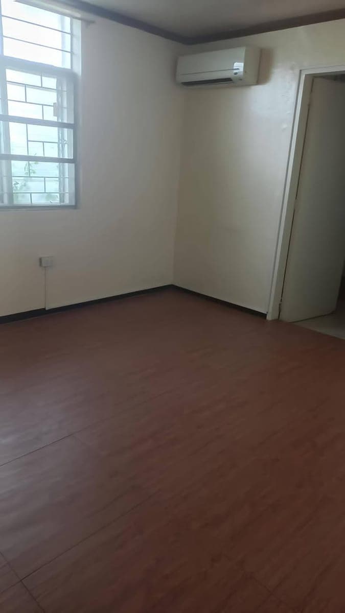 🏡 BUNGALOW HOUSE FOR LEASE - photo 2