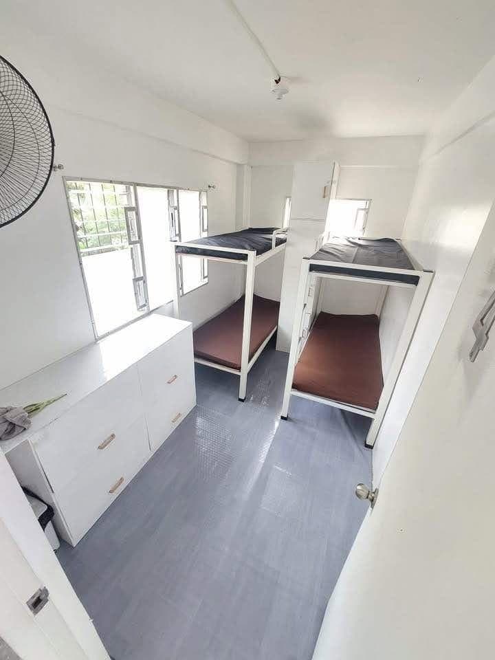 LAST ROOM 4 FOR RENT - Room is good up to 4 person – WOMEN ONLY - photo 3