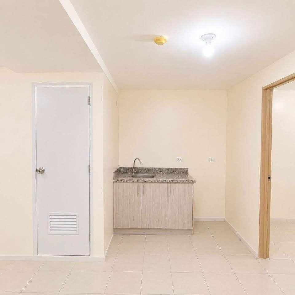 FOR RENT:  BARE UNIT OUTER UNIT✨ - photo 1