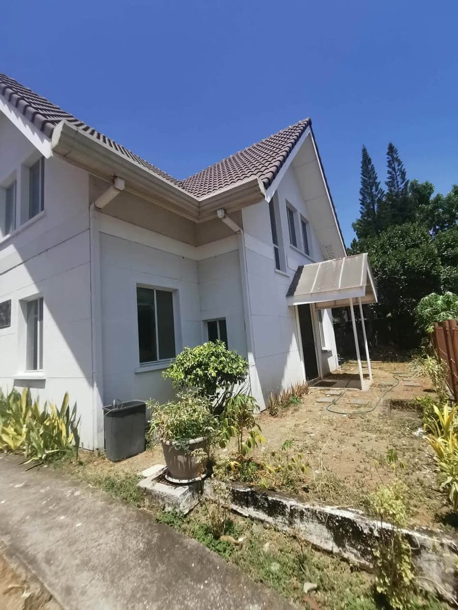 AVAILABLE FOR RENT 4BR Semi-furnished house for rent in a gated village in Santa Rosa, Laguna. Php 4... - photo 2