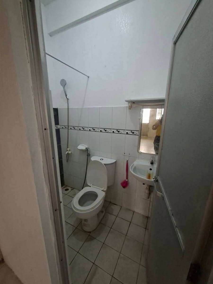 KINDLY READ FIRST AND UNDERSTAND.      FOR RENT: 1-BEDROOM  Unit in Putatan, 2nd Floor - photo 5