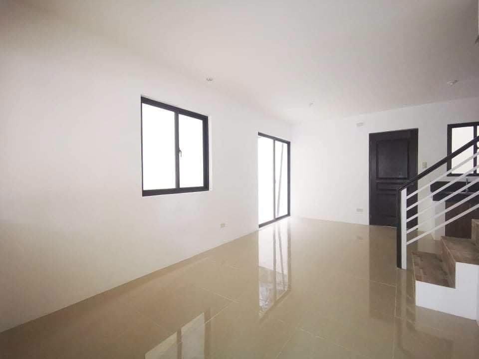 🏡 FOR RENT – Spacious 3-Bedroom House with 2-Car +1 motor parking - photo 4