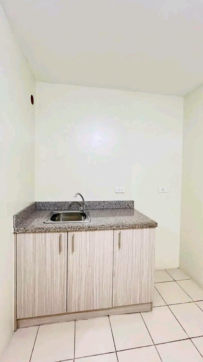 FOR RENT 2 bedroom bare!! - photo 5