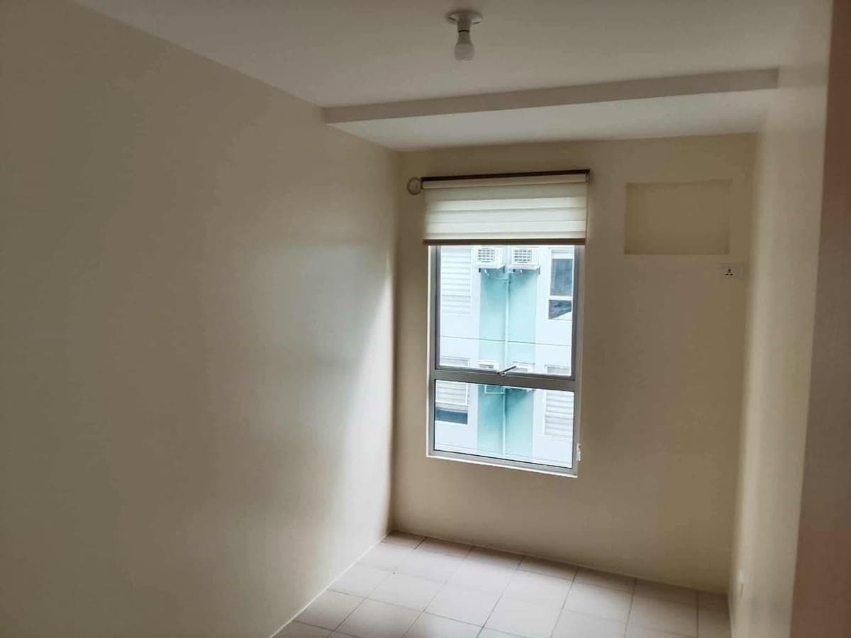 FOR RENT: 2 BEDROOM BARE UNIT OUTER - photo 2