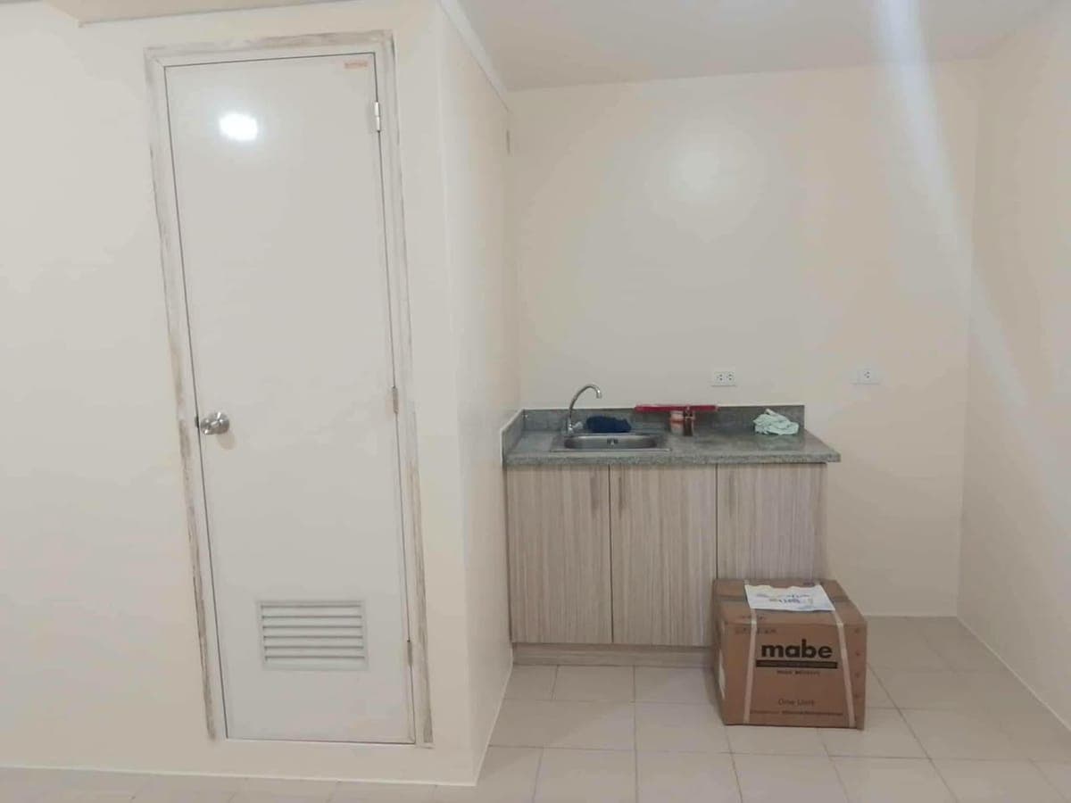 FOR RENT: 2 BEDROOM BARE UNIT OUTER - photo 3