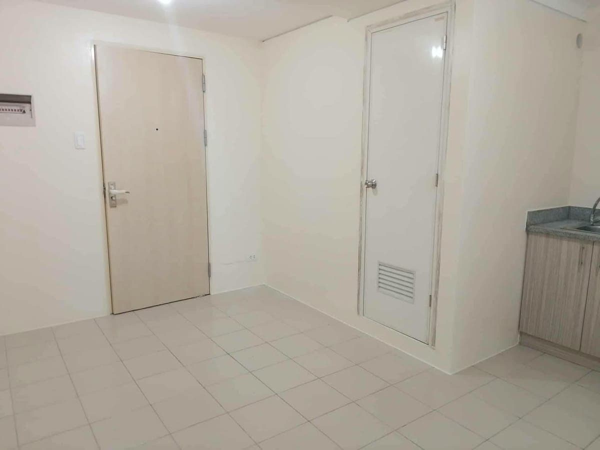 FOR RENT: 2 BEDROOM BARE UNIT OUTER - photo 5