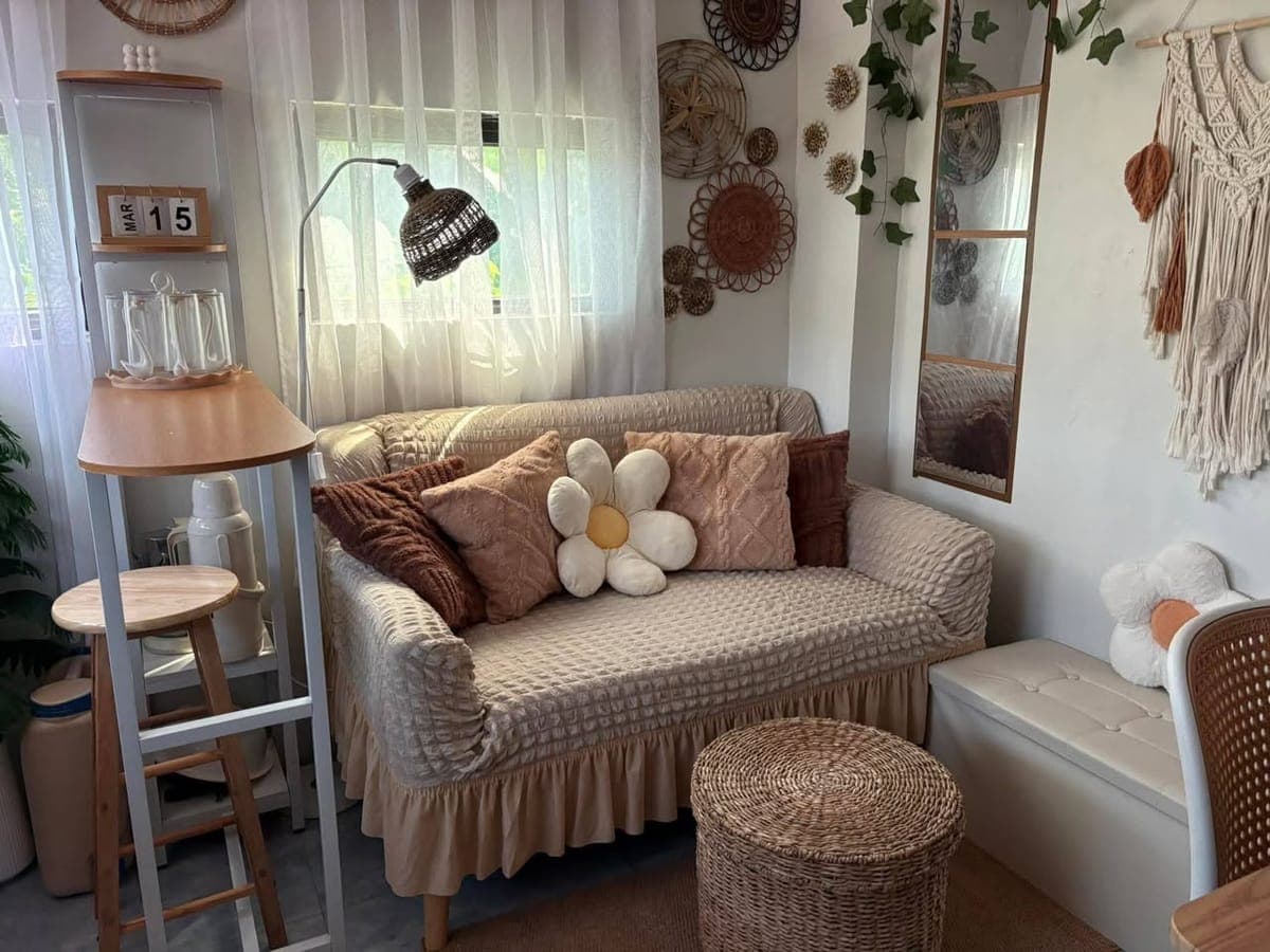 Hannah 2 seaters Sofa (Mandaue foam brand) 8k only - photo 2
