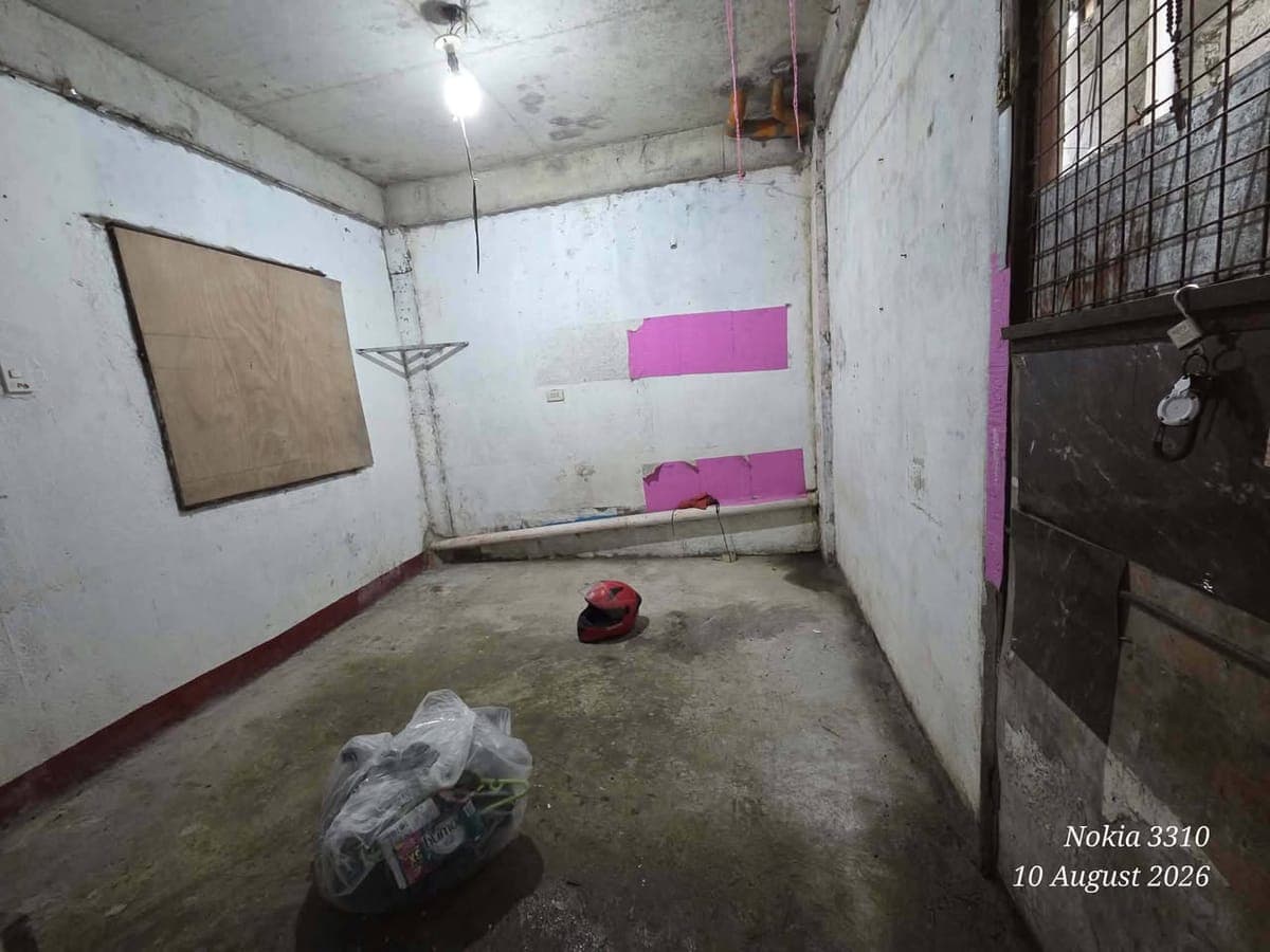 Room for rent good for 2 person w/ own sink Ang cr - photo 1