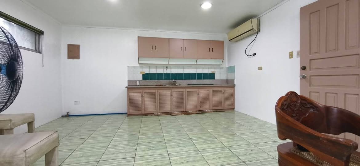 🏠 COMMERCIAL + RESIDENTIAL SPACE FOR RENT! - photo 4