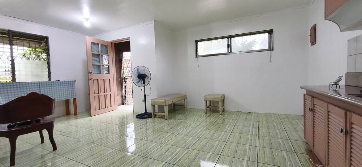 🏠 COMMERCIAL + RESIDENTIAL SPACE FOR RENT! - photo 5