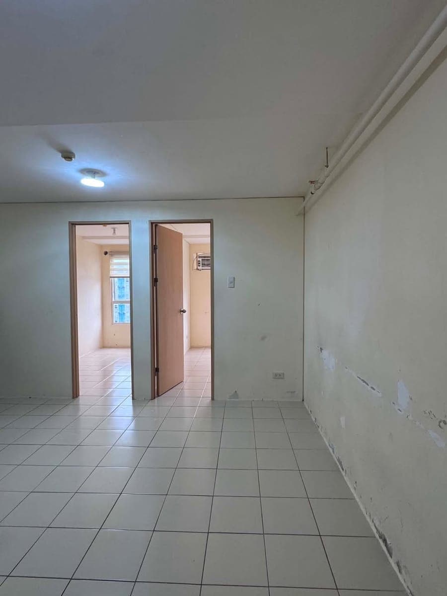 Condo for rent 2bedroom bare unit - photo 1