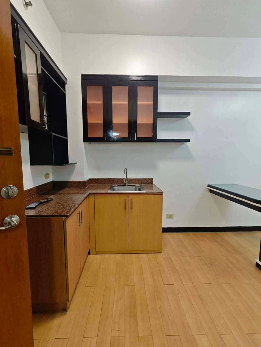 CONDO FOR RENT - photo 4