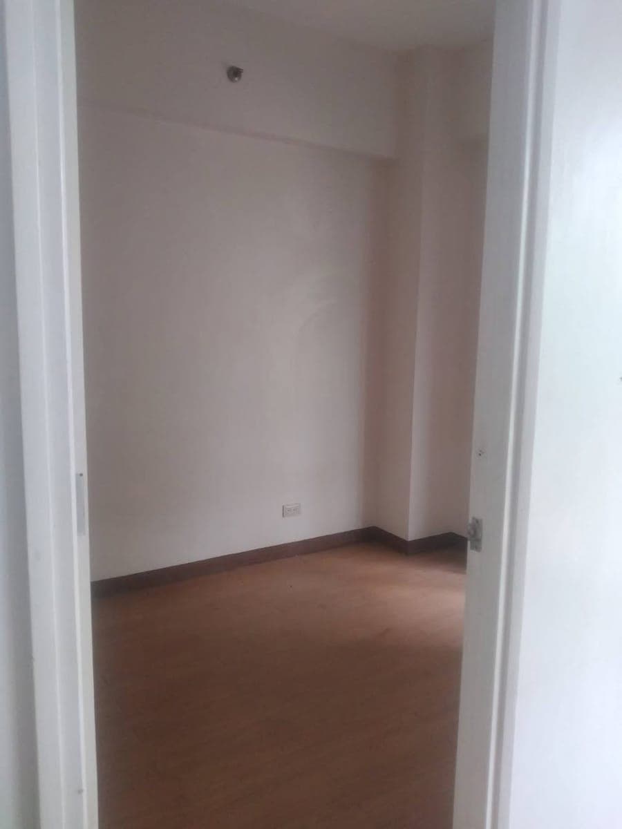 CONDO FOR RENT - photo 5