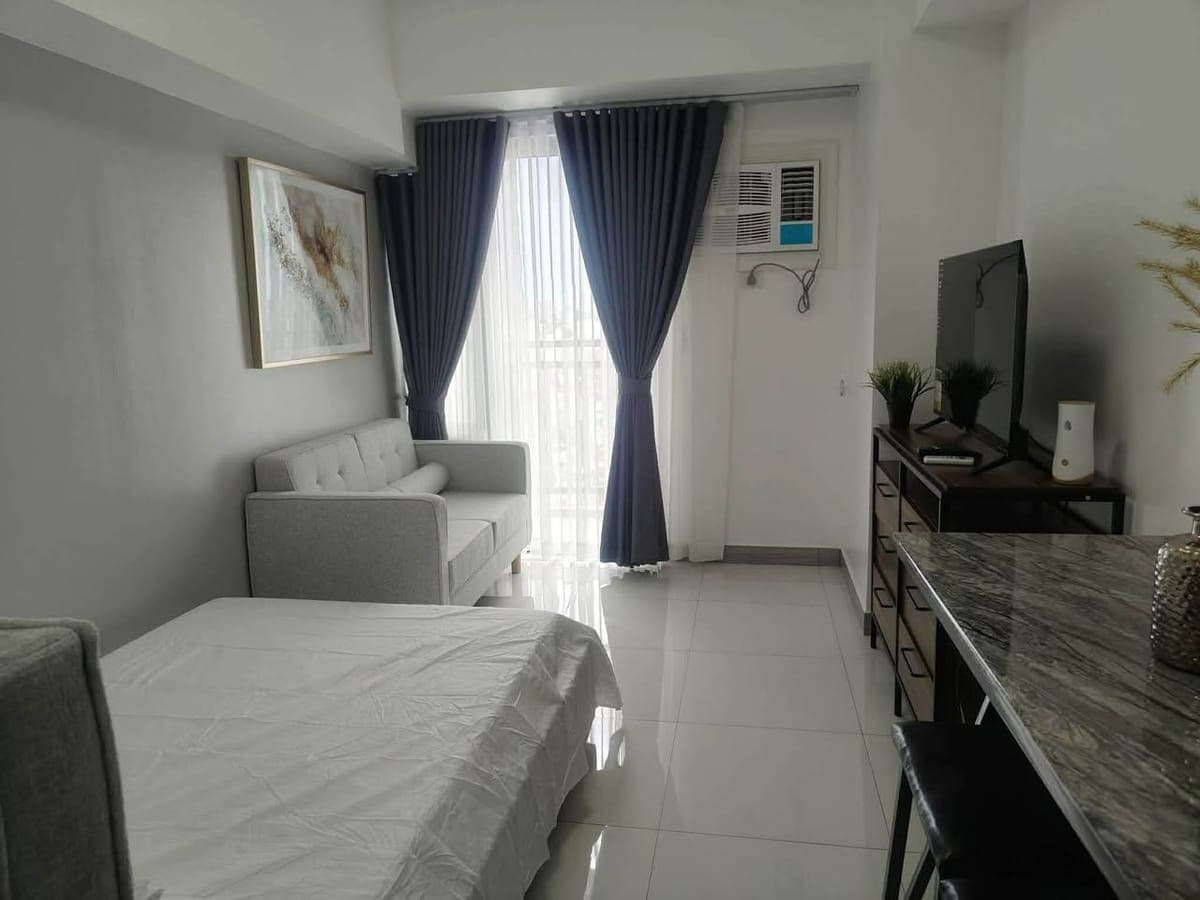 🌆✨ 𝐅𝐎𝐑 𝐑𝐄𝐍𝐓: Condo Unit with Stunning CCLEX View!✨🌆 - photo 4