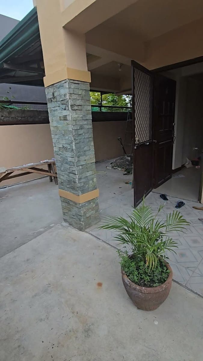 House for rent  available on sept 15. - photo 1